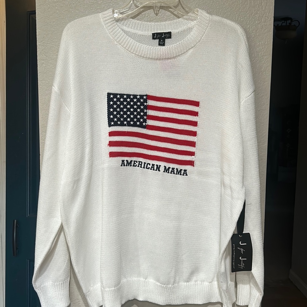 Maternity sweater NWT . Pregnancy cozy American Mama
Medium